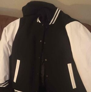 Dkny large black and white